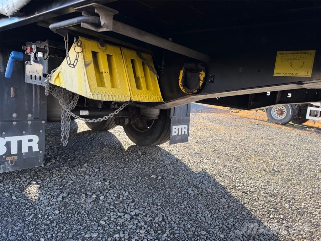 Krone 15tn kaula , tolppataskut Tents puspiekabes