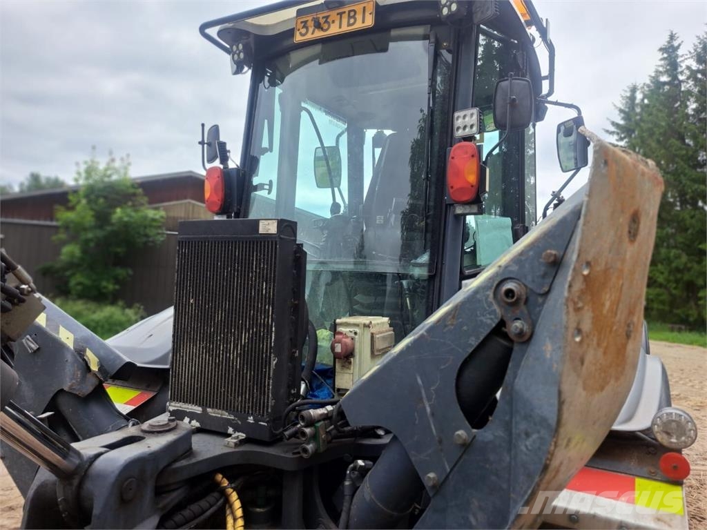 Lännen 8800 Εκσκαφείς Φορτωτές τύπου JCB