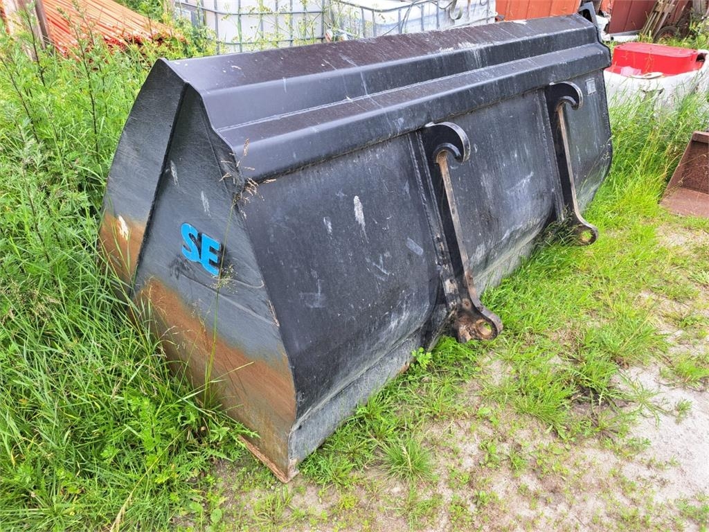 Lännen 8800 Εκσκαφείς Φορτωτές τύπου JCB