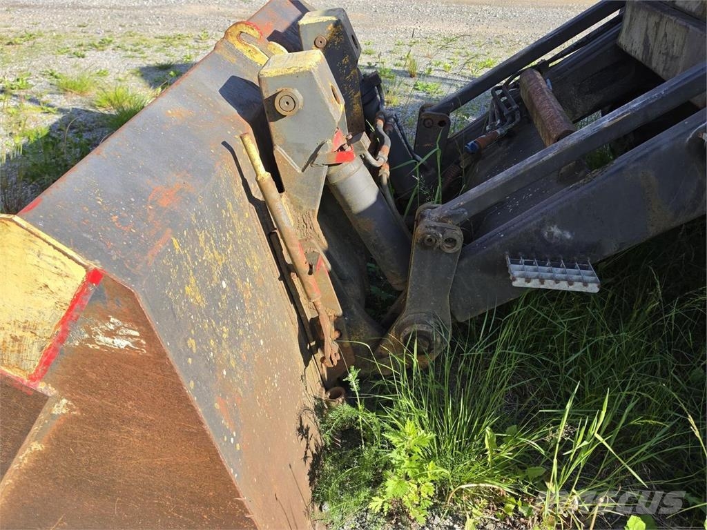 Lännen C-4, 2 kauhaa Grävlastare