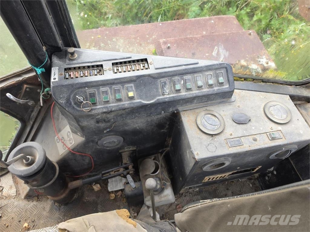 Lännen C4, Etukuormaaja, Lumikauha, Trukkipiikit Tractors