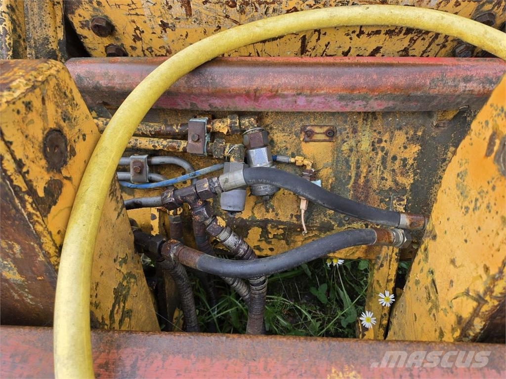 Lännen C4, Etukuormaaja, Lumikauha, Trukkipiikit Tractors