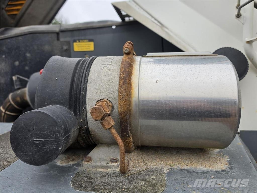 Liebherr 522, Rasvari, Kauha, Trukkipiikit Φορτωτές με λάστιχα (Τροχοφόροι)