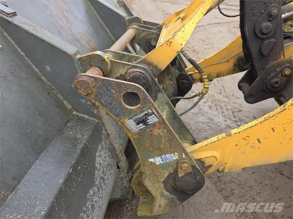 Liebherr 522, Rasvari, Kauha, Trukkipiikit Φορτωτές με λάστιχα (Τροχοφόροι)