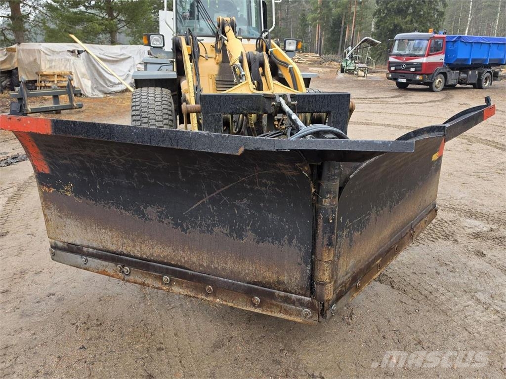 Liebherr 522, Rasvari, Kauha, Trukkipiikit Φορτωτές με λάστιχα (Τροχοφόροι)