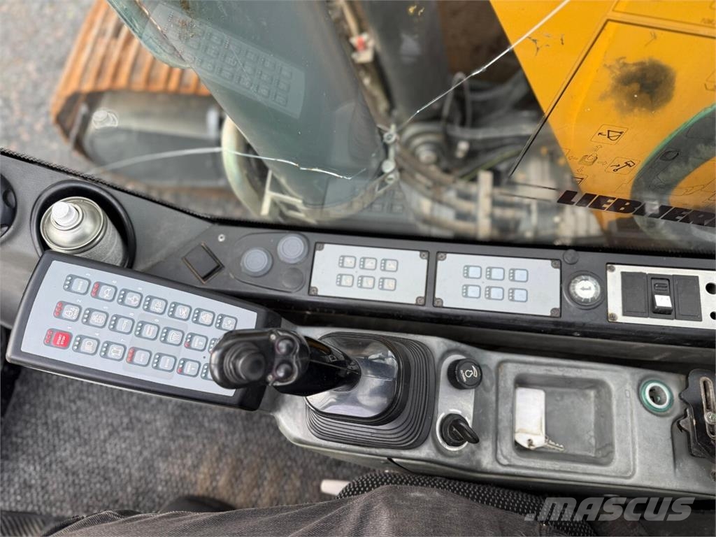 Liebherr R920 Compact + Marttiini Excavadoras sobre orugas