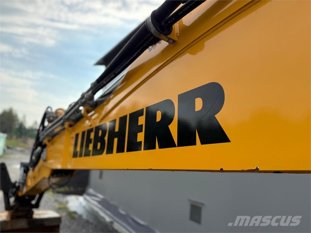 Liebherr R920 Compact + Marttiini Excavadoras sobre orugas