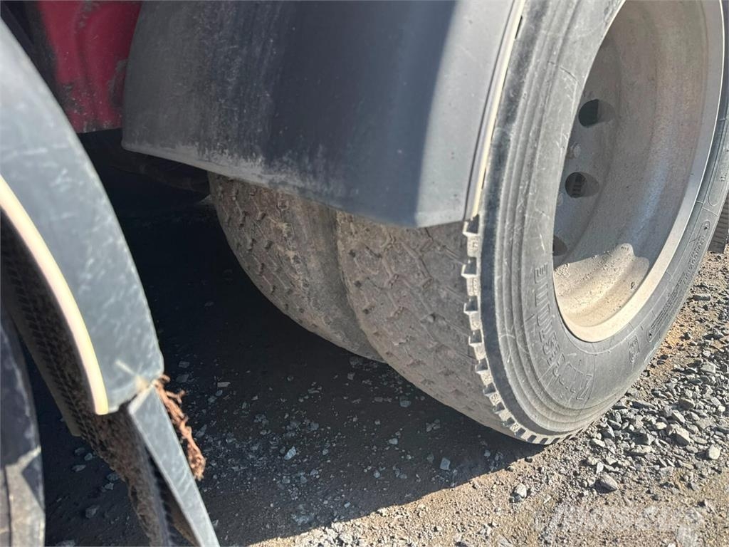 Lipe Ketjupurkuvaunu Otros remolques