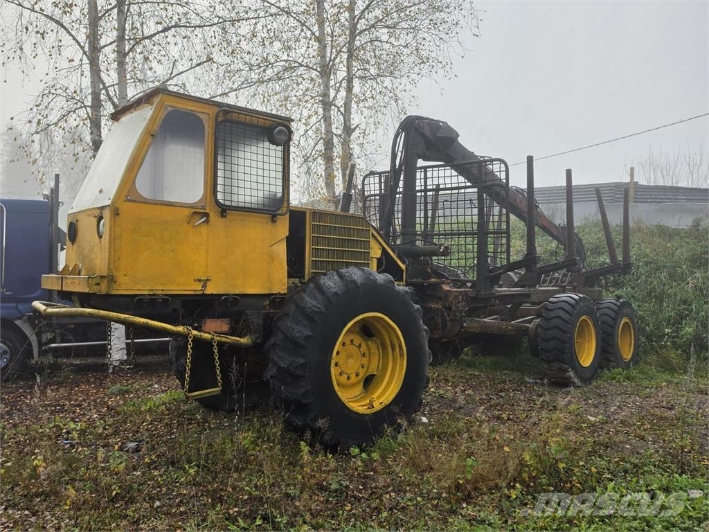 Lokomo 925 Forvarderi