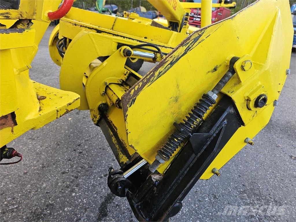 Lokomo AH 132 C Grejderi