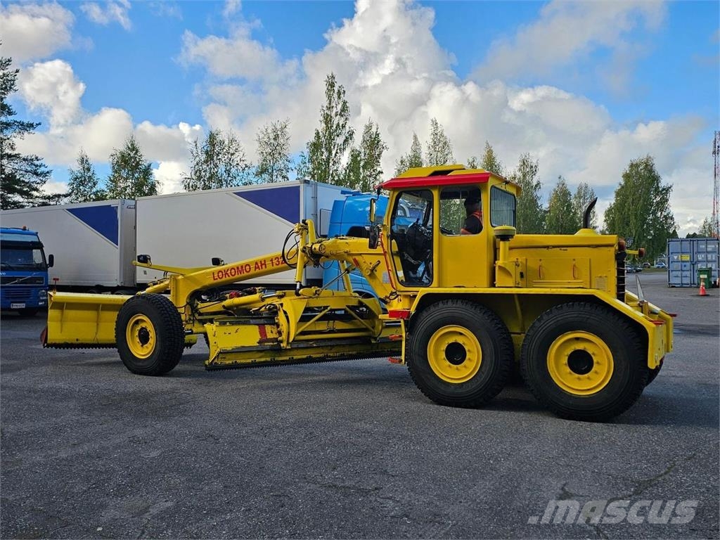 Lokomo AH 132 C Grejderi