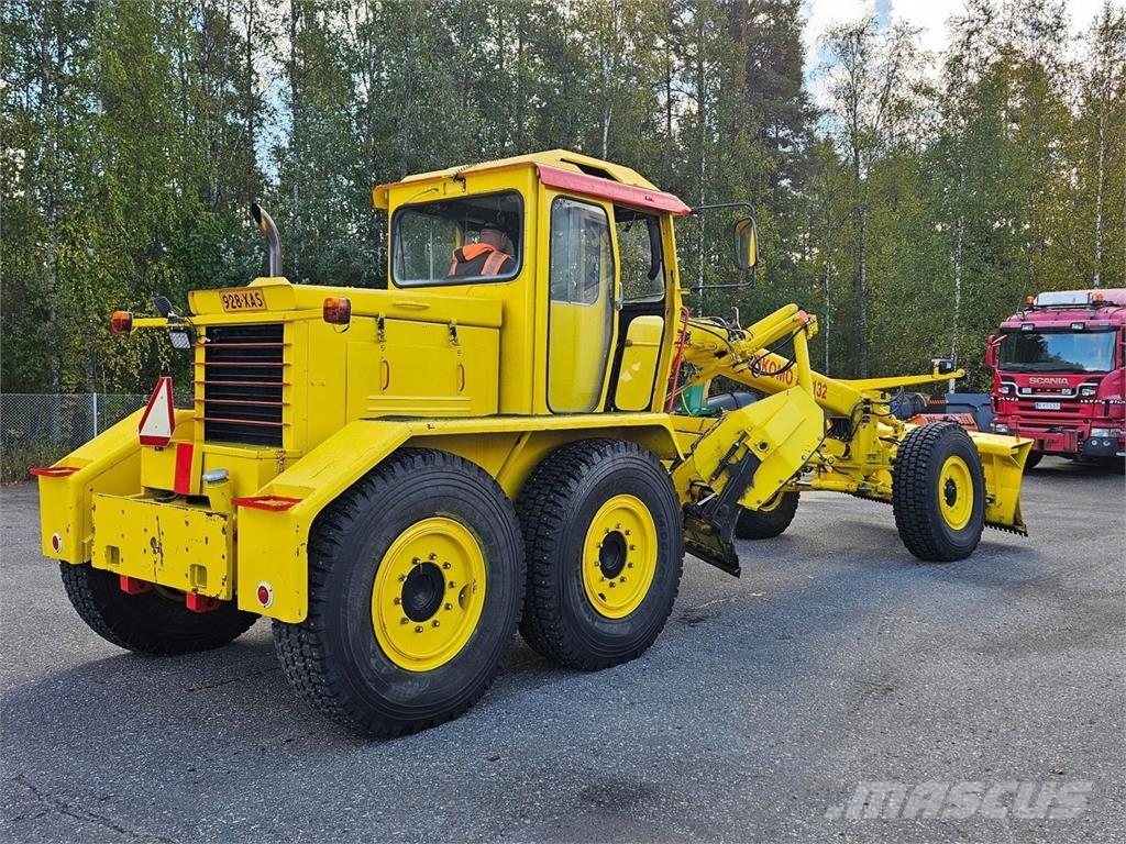 Lokomo AH 132 C Grejderi
