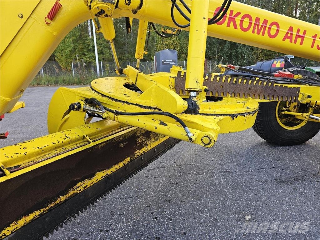 Lokomo AH 132 C Grejderi