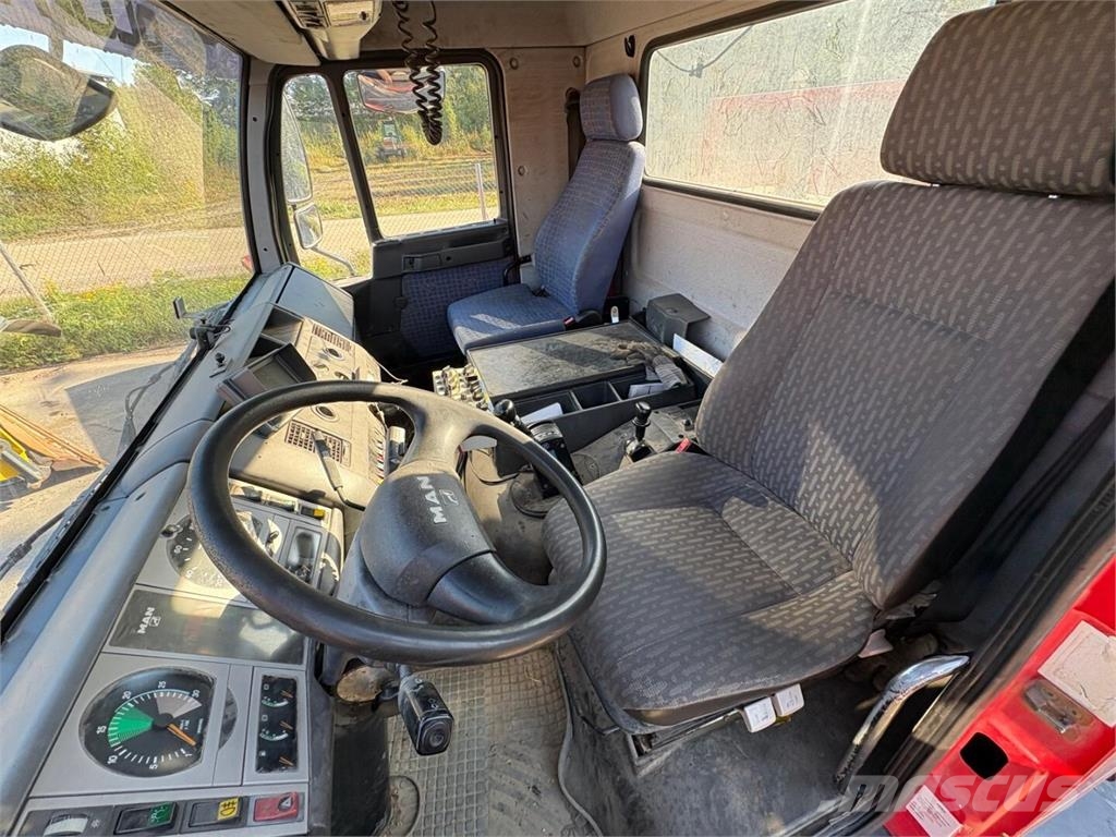 MAN LE 280 B 4x4 Otros camiones
