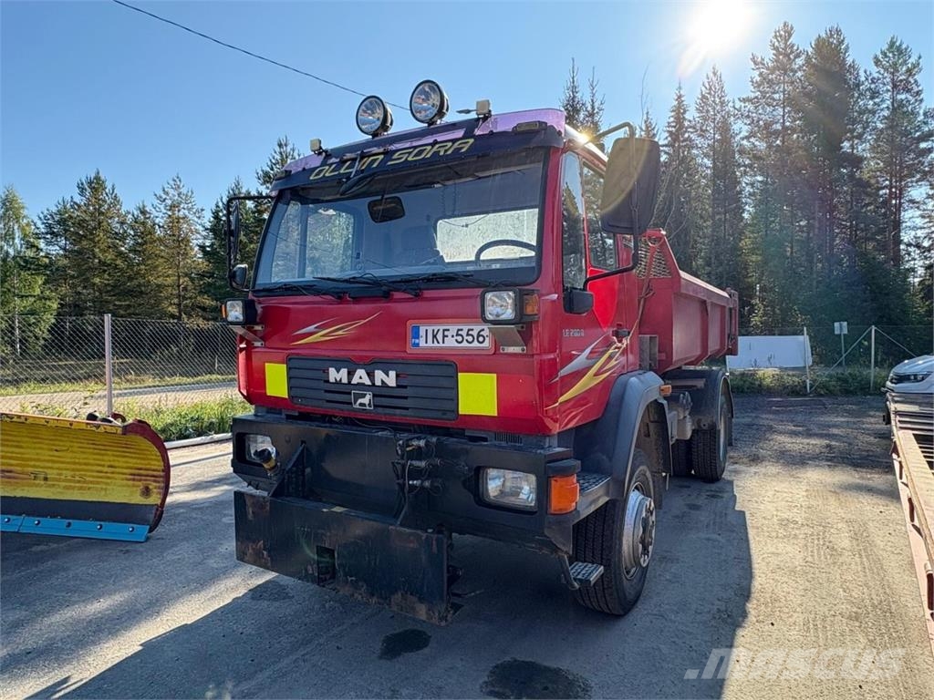 MAN LE 280 B 4x4 Otros camiones