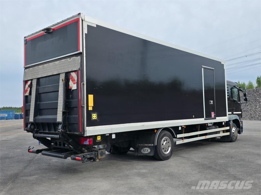 MAN TGM 15.290 4x2 Camiones con caja de remolque