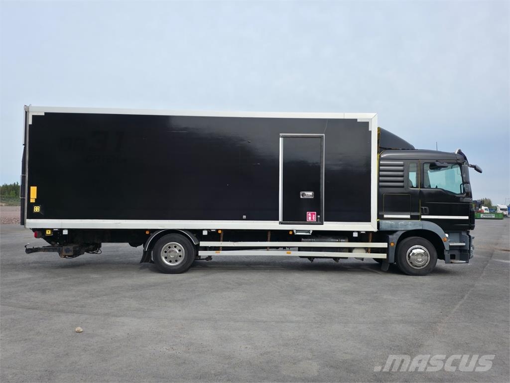 MAN TGM 15.290 4x2 Camiones con caja de remolque