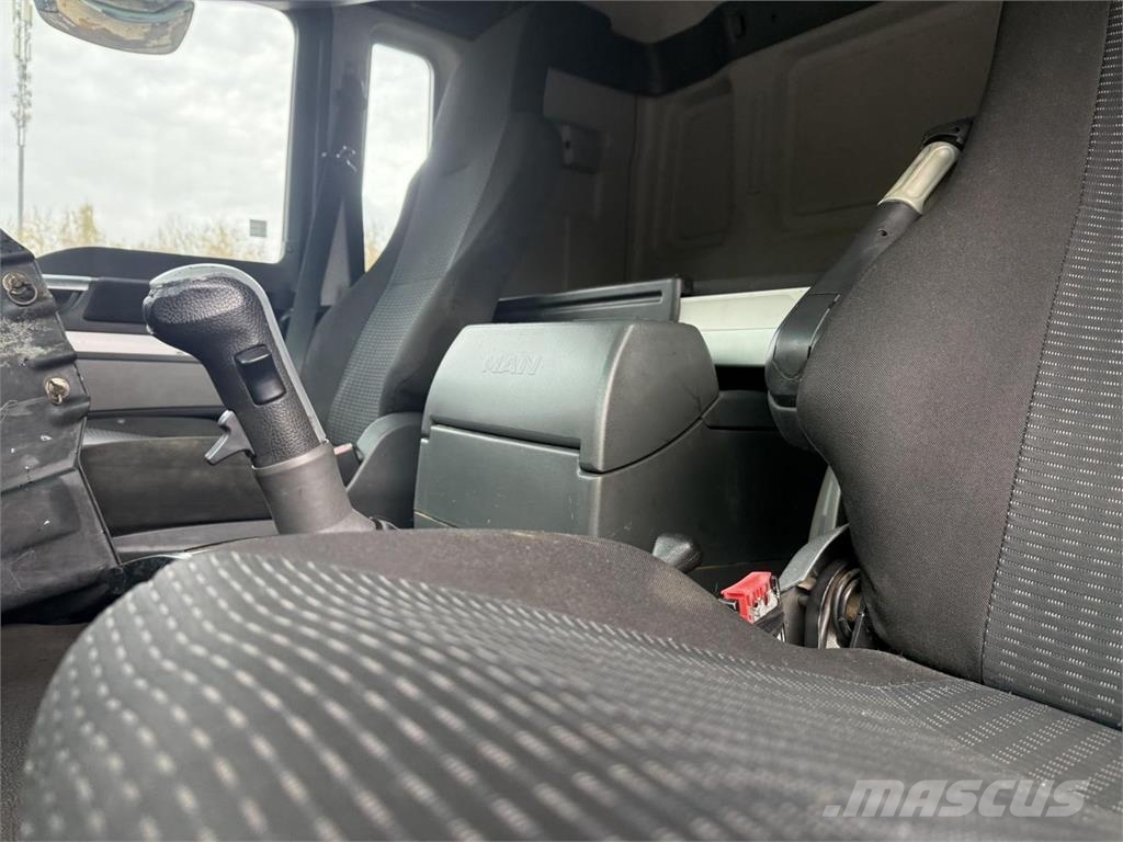 MAN TGS 33.480 6x6 veturi / nosturilla / perävaun Kamioni sa kranom