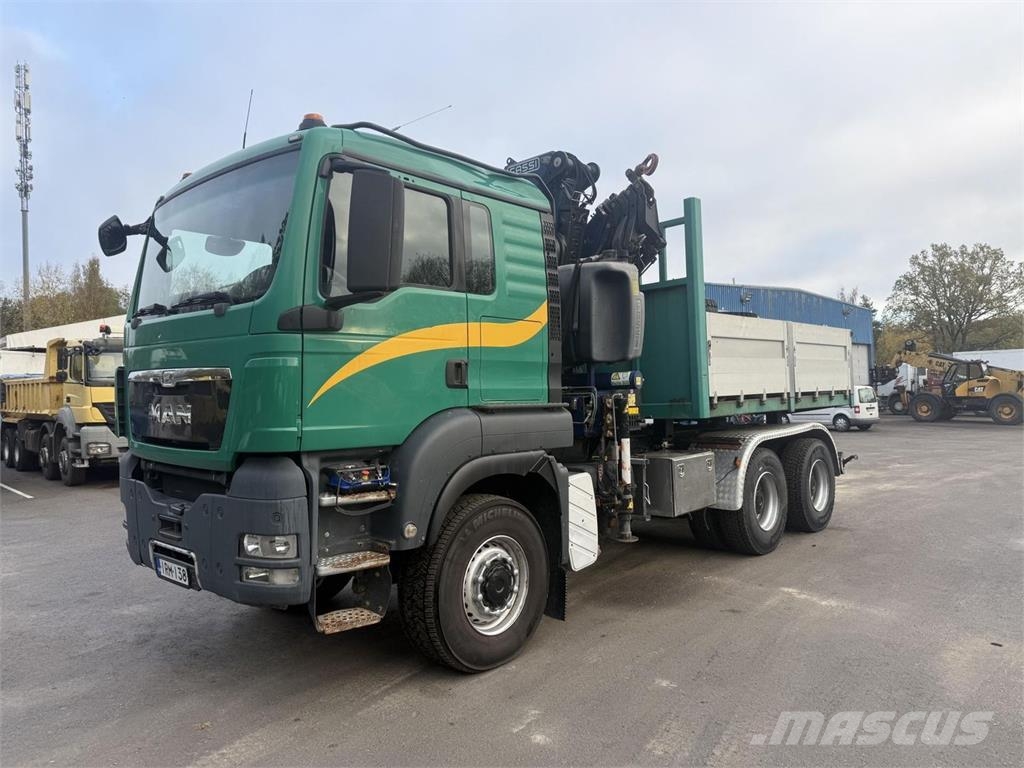 MAN TGS 33.480 6x6 veturi / nosturilla / perävaun Kamioni sa kranom