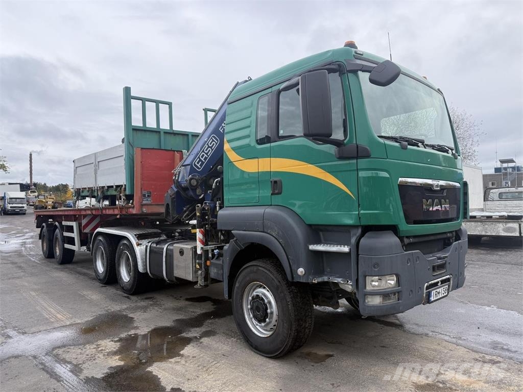 MAN TGS 33.480 6x6 veturi / nosturilla / perävaun Kamioni sa kranom