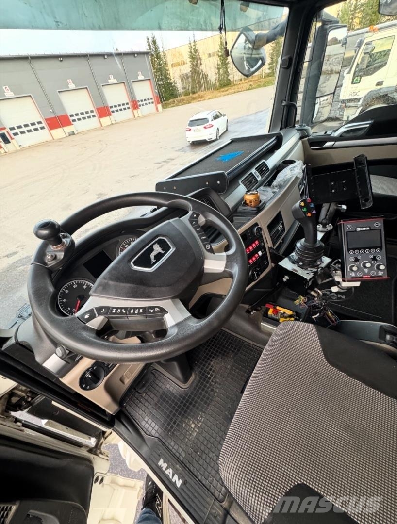 MAN TGX 35.580 Belediye / genel amaçli araçlar