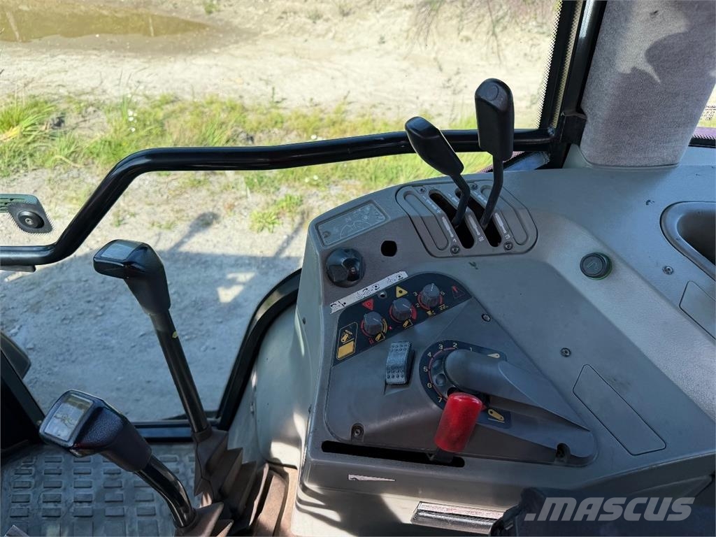 Massey Ferguson 6170 SOPIVASTI KOHTUU TUNNEILLA Traktori