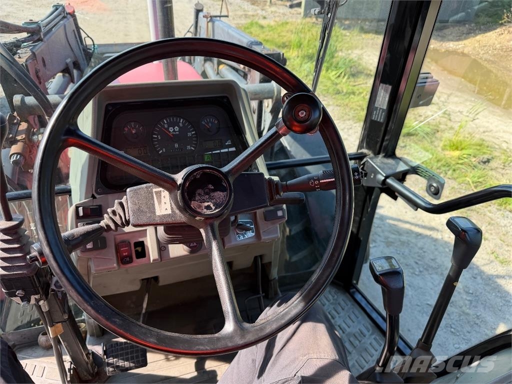 Massey Ferguson 6170 SOPIVASTI KOHTUU TUNNEILLA Traktori