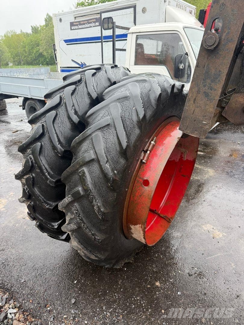Massey Ferguson Paripyörät 13.5/12-36 Agriculture - Autres