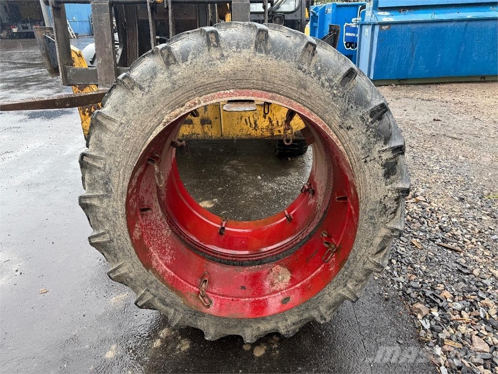Massey Ferguson Paripyörät 13.5/12-36 Agriculture - Autres