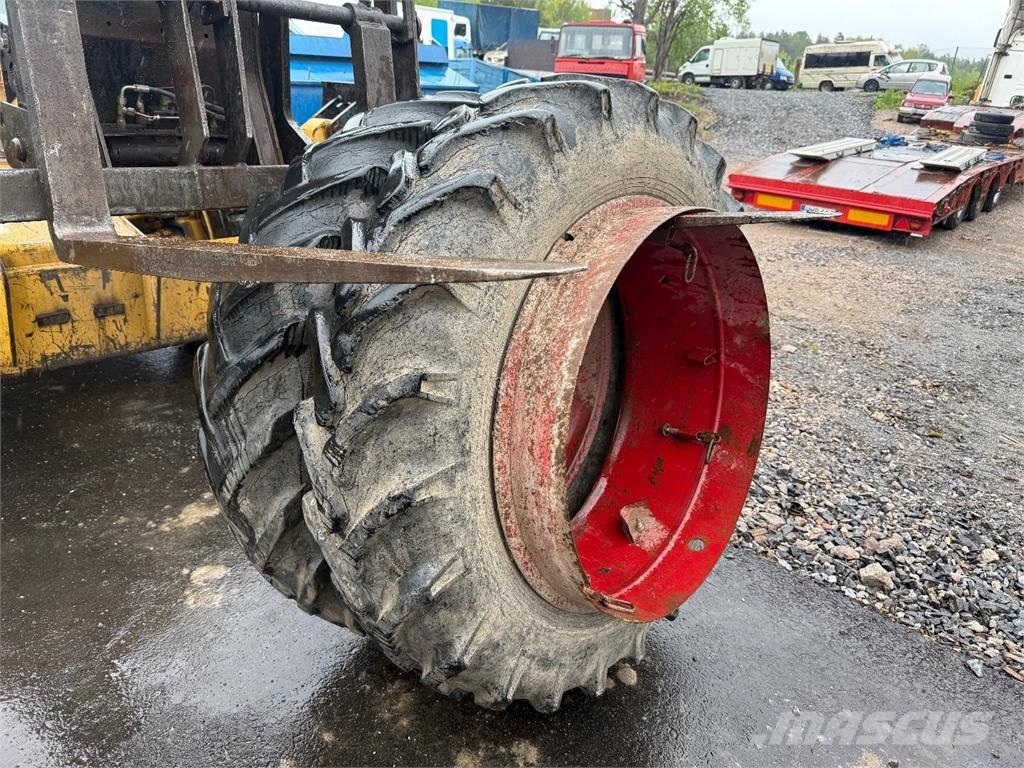 Massey Ferguson Paripyörät 13.5/12-36 Agriculture - Autres