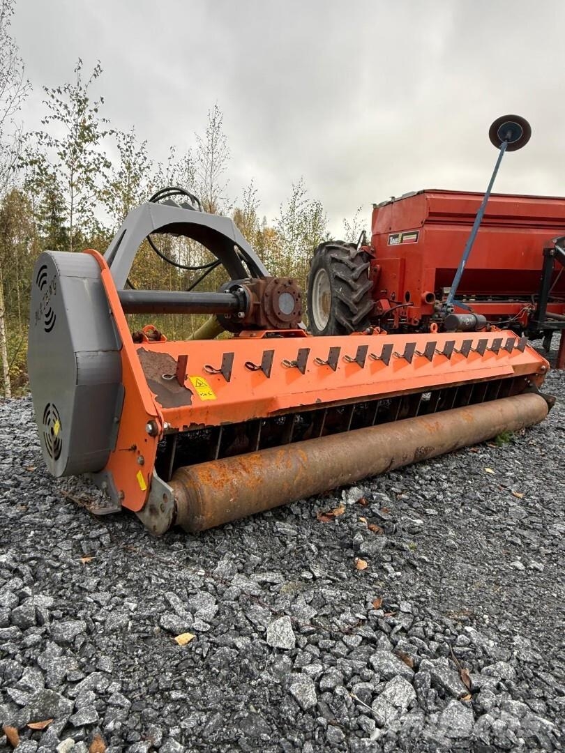 Mateng kelajyrsin Motoreggen / Rototiller