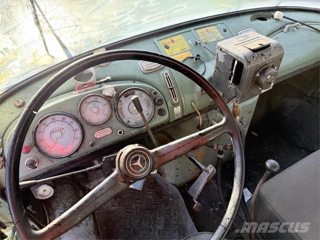 Mercedes-Benz 1923 4x4 + 2 Camiones chasis