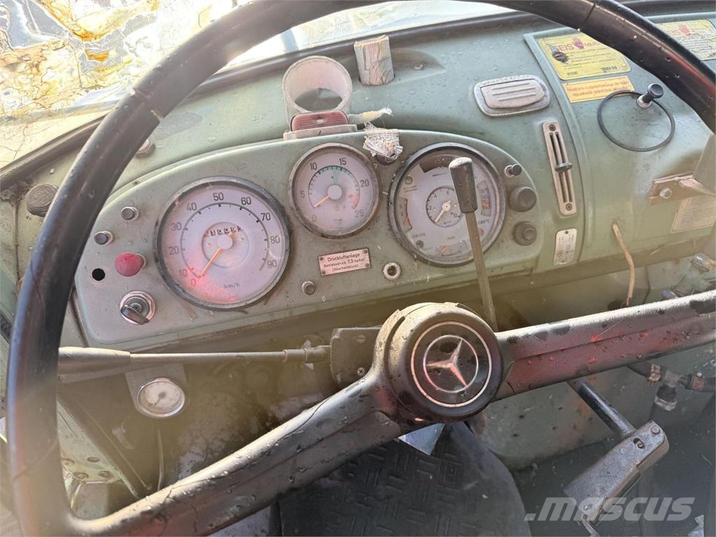Mercedes-Benz 1923 4x4 + 2 Camiones chasis