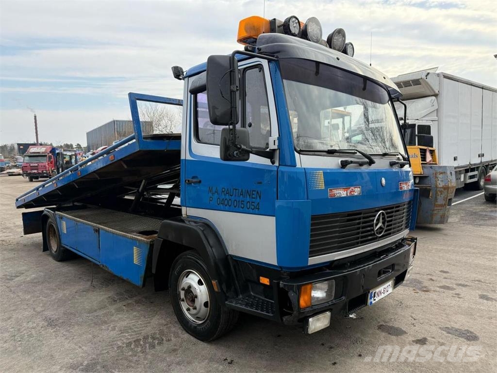 Mercedes-Benz 814 liukulava Camiones portavehículos