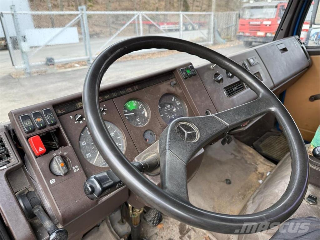 Mercedes-Benz 814 liukulava Camiones portavehículos