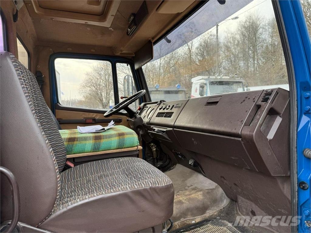Mercedes-Benz 814 liukulava Camiones portavehículos