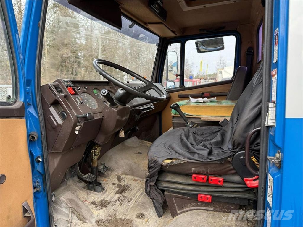 Mercedes-Benz 814 liukulava Camiones portavehículos
