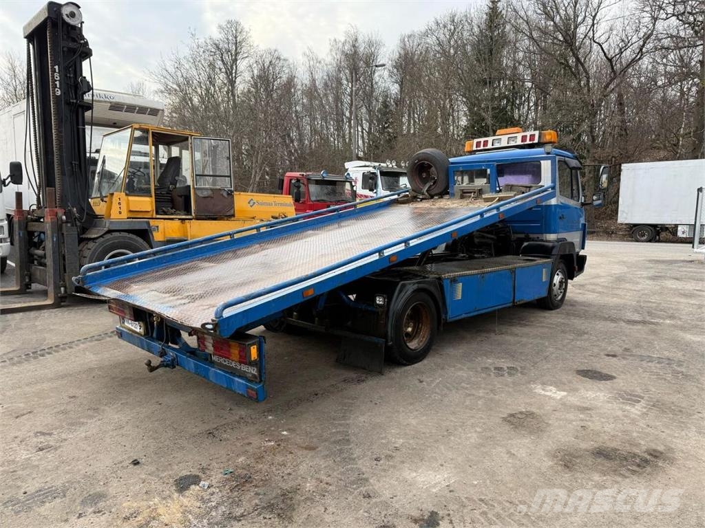 Mercedes-Benz 814 liukulava Camiones portavehículos