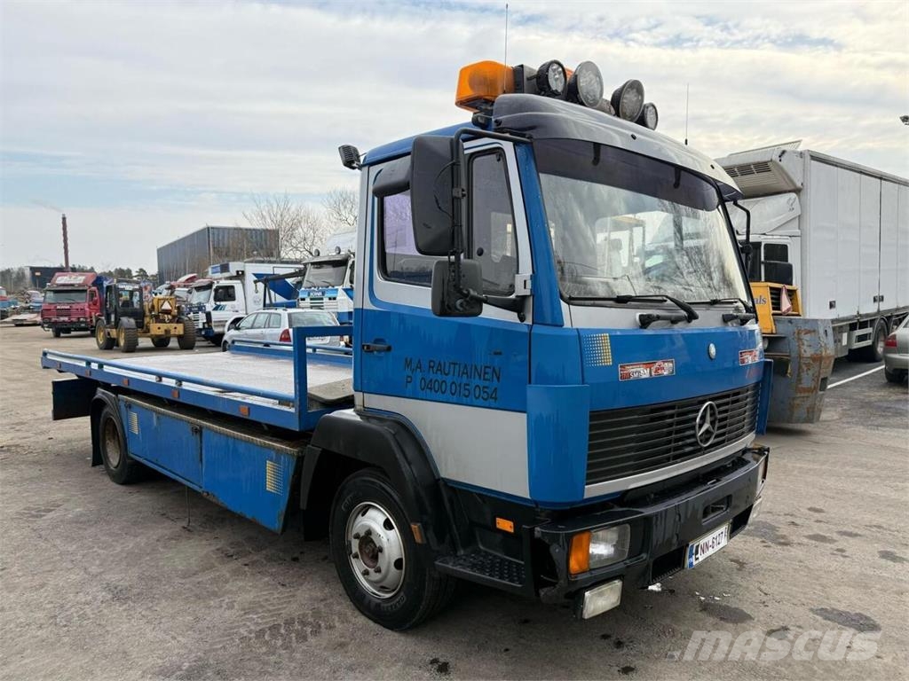 Mercedes-Benz 814 liukulava Camiones portavehículos