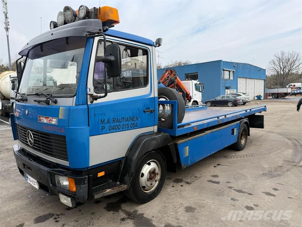 Mercedes-Benz 814 liukulava Camiones portavehículos