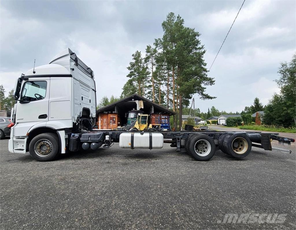 Mercedes-Benz Actros 2858 6x2 Camiones chasis