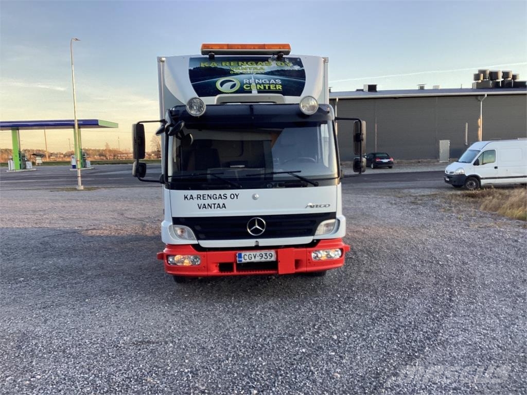 Mercedes-Benz Ateco Camiones con caja de remolque