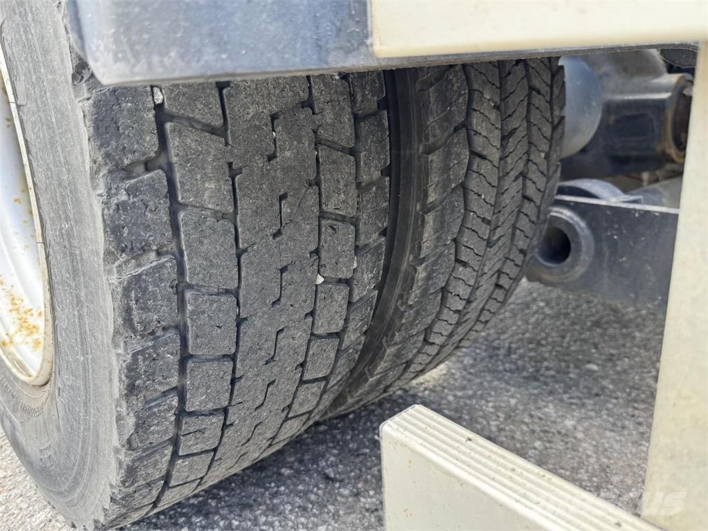 Mercedes-Benz Atego 1224 4x2 Camiones polibrazo
