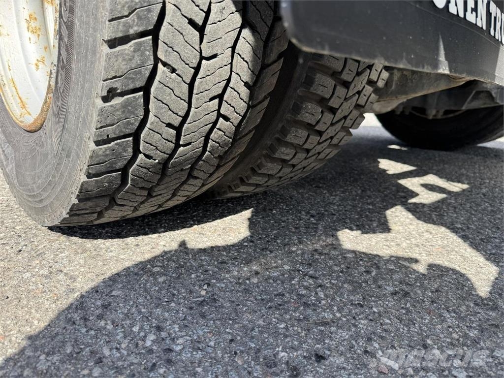 Mercedes-Benz Atego 1224 4x2 Camiones polibrazo