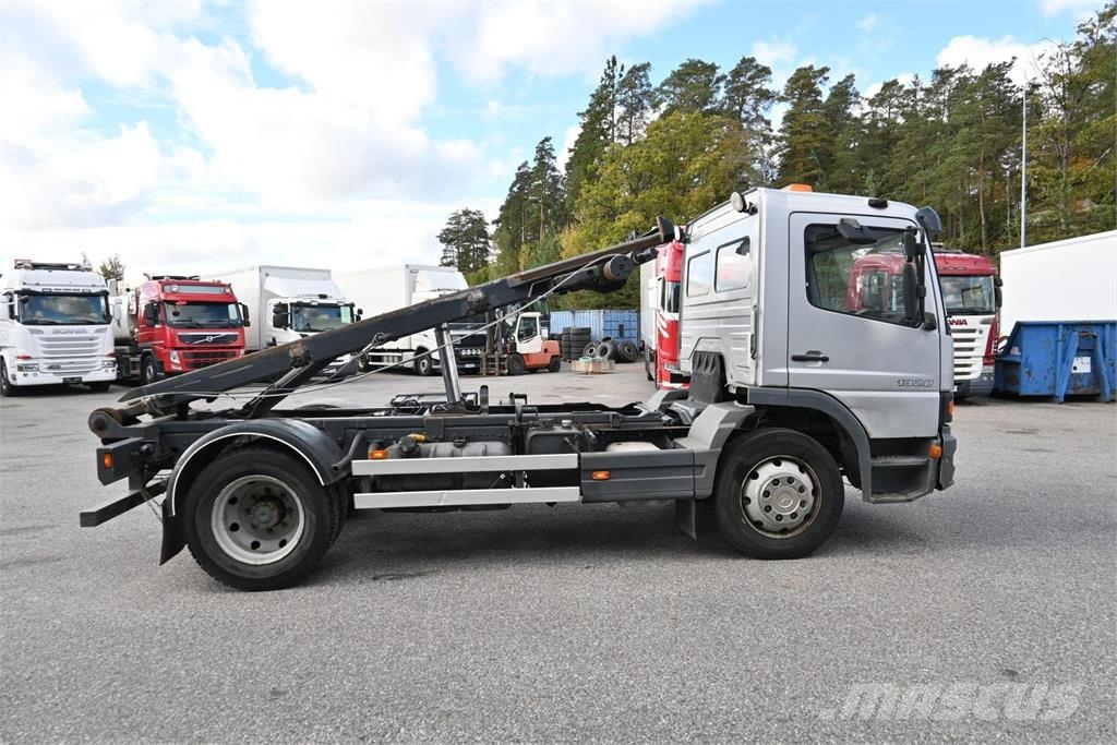 Mercedes-Benz Atego 1328 Sunkvežimiai su keliamuoju kabliu
