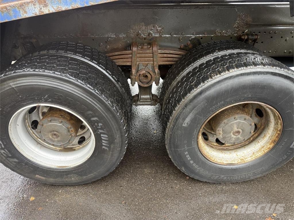 Mercedes-Benz Axor 3243 8x4 Kipper