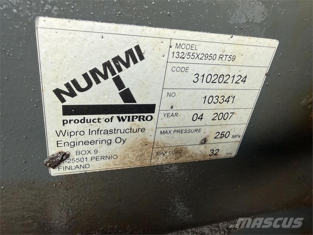Mercedes-Benz Axor 3243 8x4 Kipper