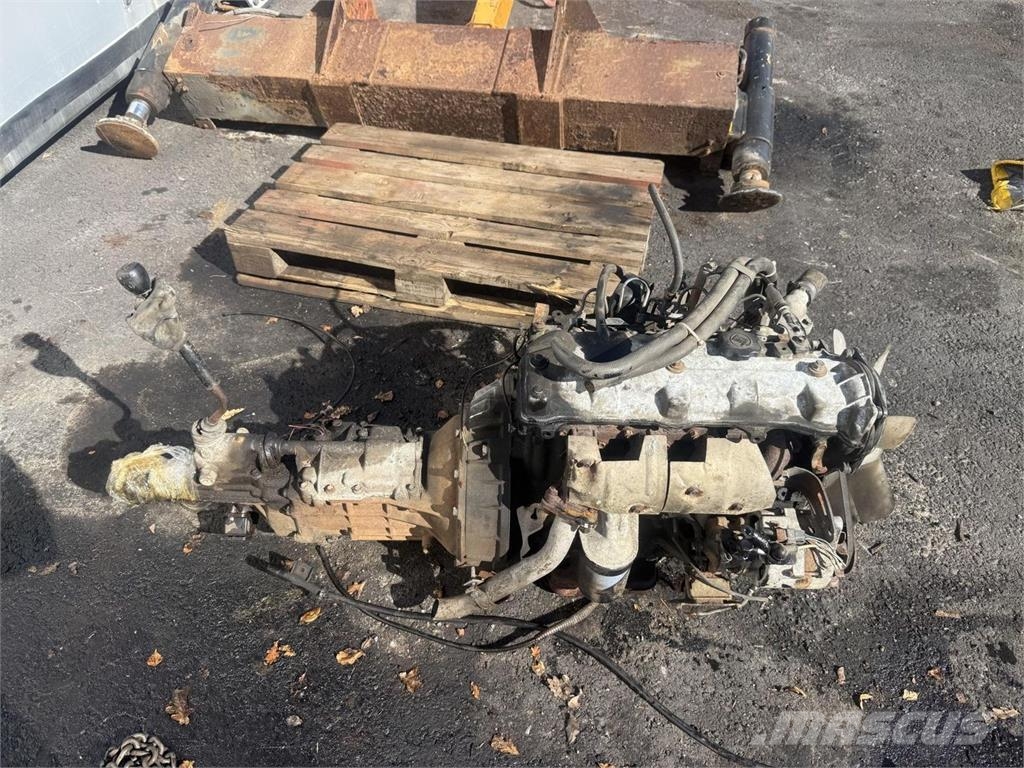 Mercedes-Benz OM 422 moottori + vaihteisto+ hidastin Chassis met cabine