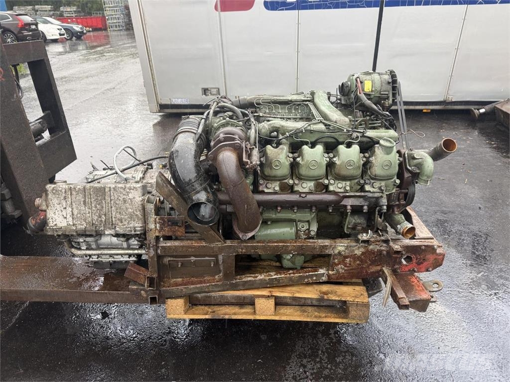 Mercedes-Benz OM 422 moottori + vaihteisto+ hidastin Chassis met cabine