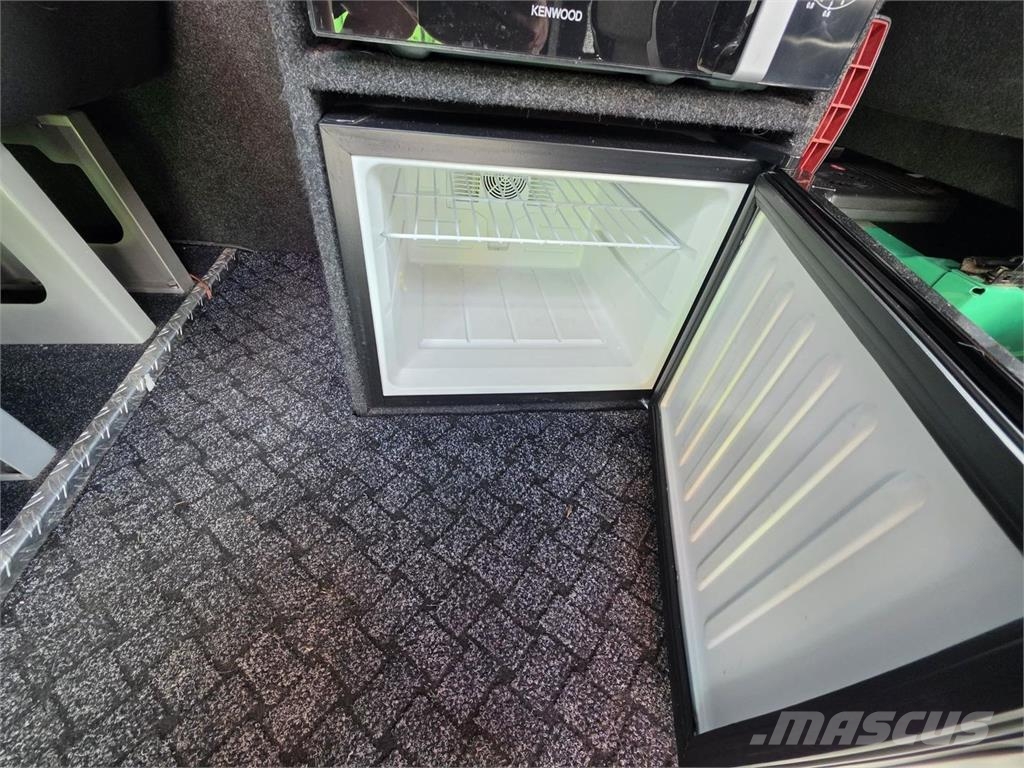 Mercedes-Benz Sprinter Retkeilyauto Ostalo